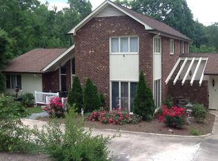 359 Merry Hills Dr, High Point, NC 27262