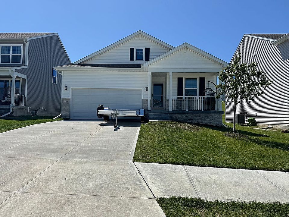 1st image of 12714 S 204th Ave