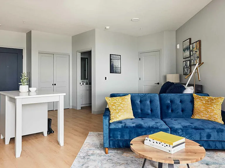 Pivot Apartments — Photo 90