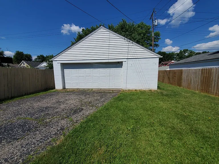 2623 Springmont Ave — Photo 4