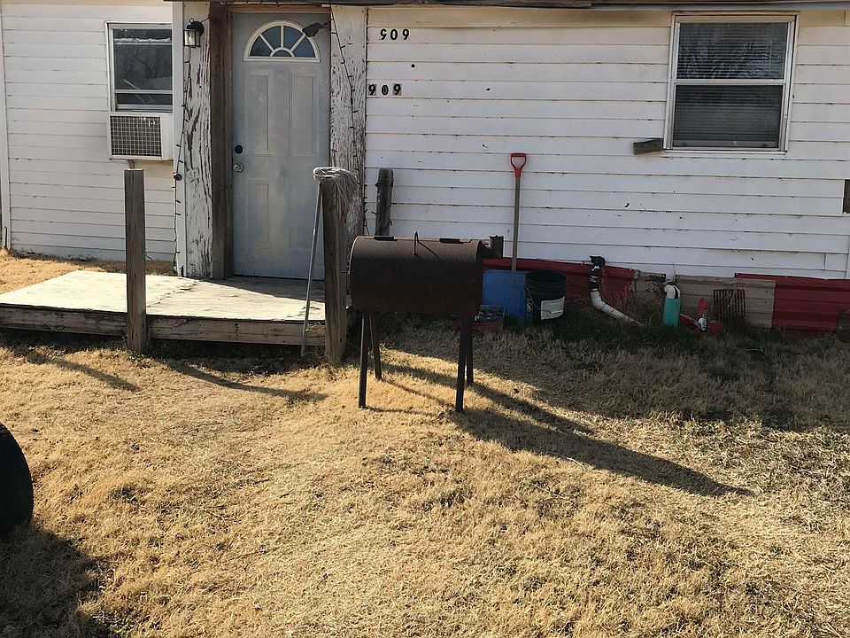 1st image of 909 Avenue C