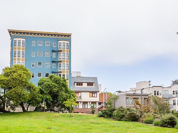 Side exterior view of the apartment building at 500 Stanyan St, San Francisco, CA 94117, USA