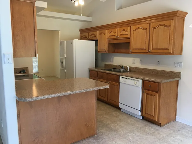 1922 Everglades Dr — Photo 7