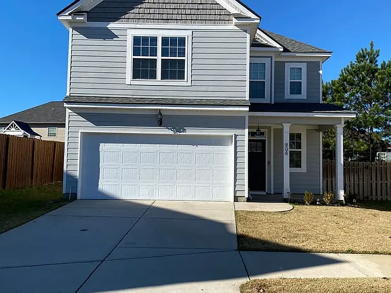 806 Richards Ct — Photo 2