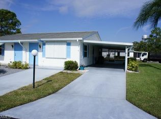 17 Pinewood Blvd, Lehigh Acres, FL 33936