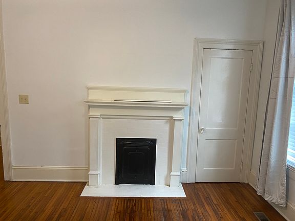 2nd image of 312 College St APT 1
