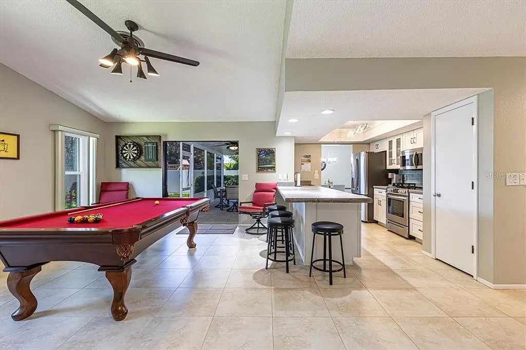 3 bed, 2.0 bath, 1676 sqft, $3,450 — Photo 3