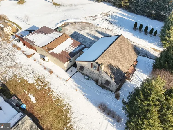 897 Delta Rd, Red Lion, PA 17356