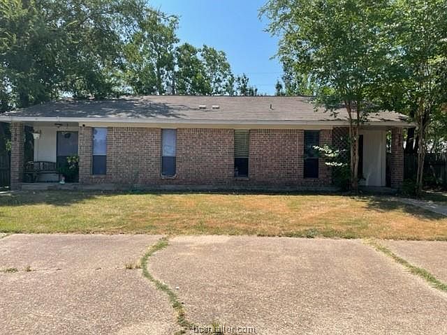 1st image of 728 San Saba Dr
