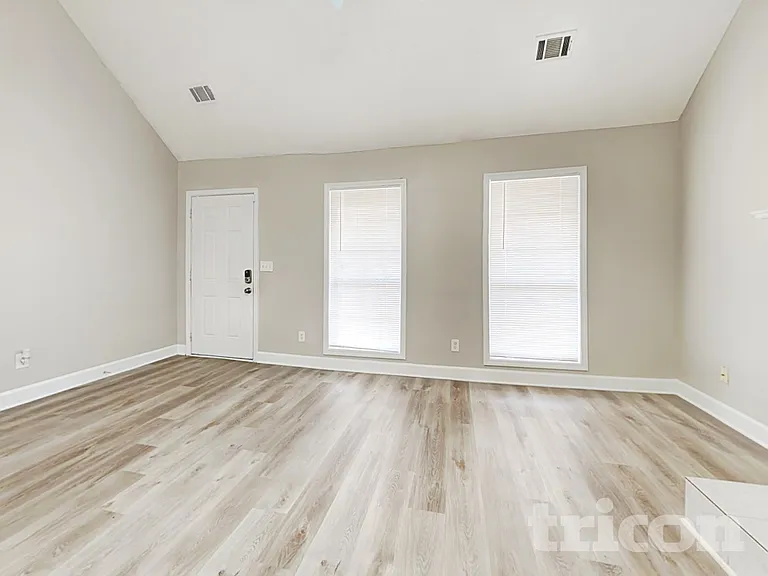 616 Magnolia Dr — Photo 4