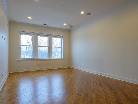 3rd image of 6152 N Ravenswood Ave #3
