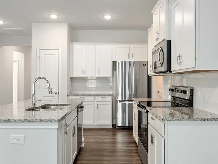 4512 Grove Manor Dr — Photo 5