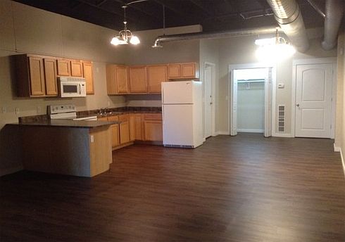 2nd image of 906 Division Ave S Ste 205