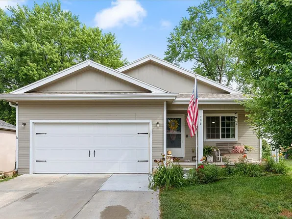 306 4th St, Glenwood, IA 51534