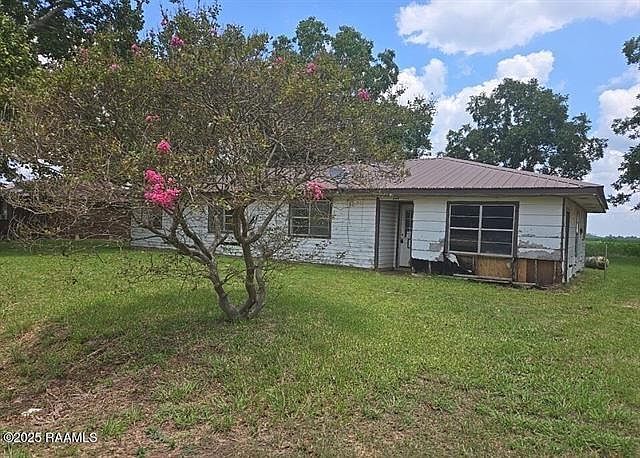 1st image of 399 Voorhies Ln
