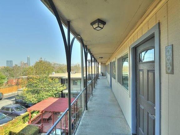 5th image of 1202 Newning Ave APT 212