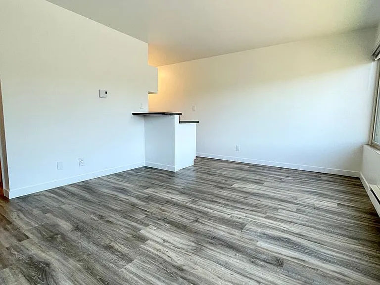 Village Vista Apartments — Photo 53