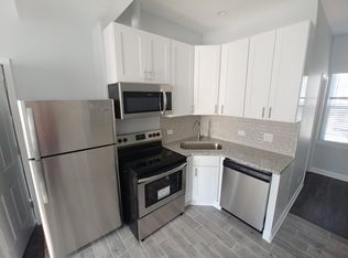 3225 N Wilton Ave #2S, Chicago, IL 60657