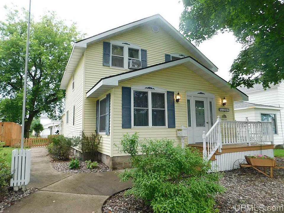 1st image of 1102 W B St