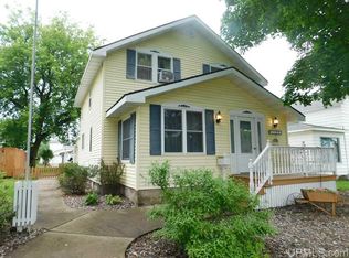 1102 W B St, Iron Mountain, MI 49801