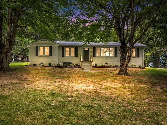2nd image of 104 Hummingbird Ln