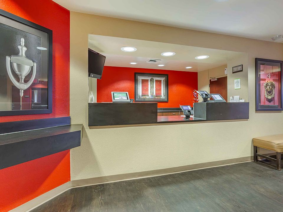 Lobby and Guest Check-in