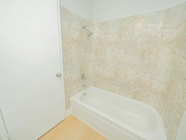 650 Vernon Street — Photo 10
