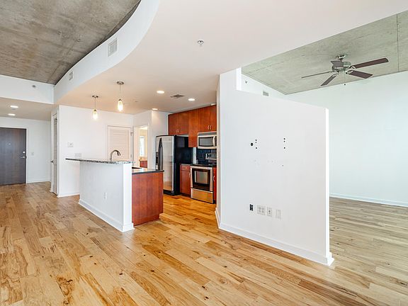 5th image of 1413-777 N Ashley Dr #1413