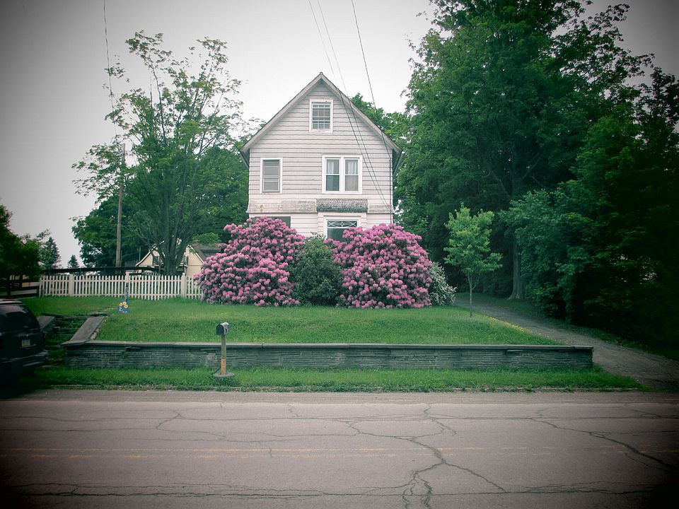 2nd image of 268 Jackson St