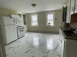 89 Washington St #1, New Bedford, MA 02740