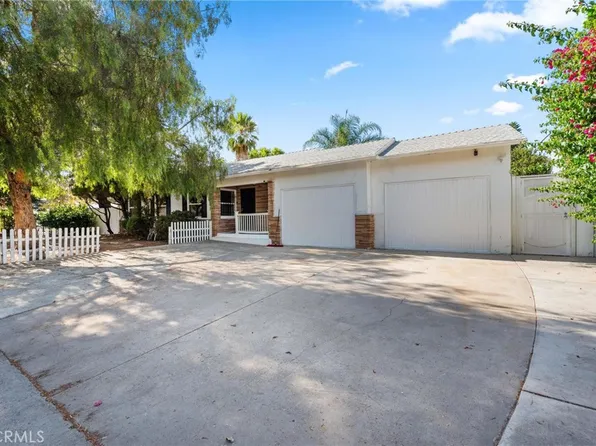 20957 Community St, Canoga Park, CA 91304