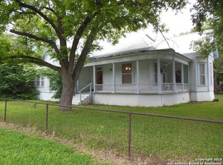 506 E Brazos St, Pearsall, TX 78061