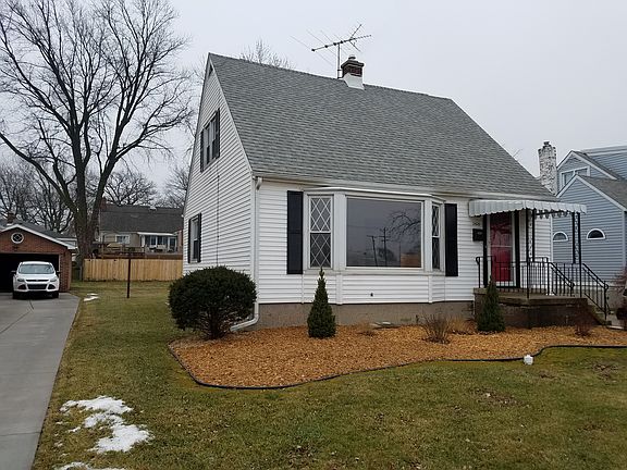 5th image of 2828 Laporte Ave