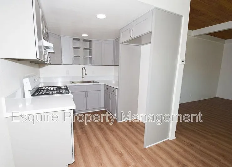 420 W Linden Dr #12 — Photo 8