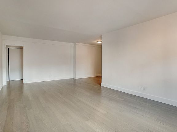 4th image of 120 E 34th St APT 14n
