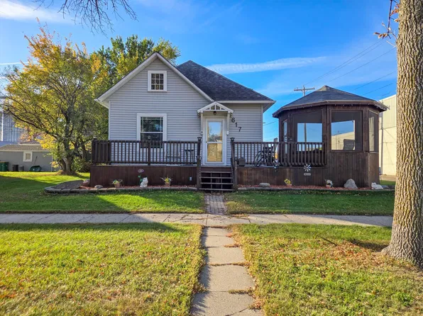 617 Nebraska Ave, Breckenridge, MN 56520