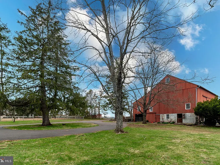 180 Municipal Rd — Photo 6