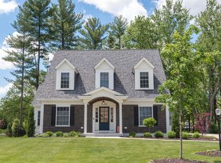 414 Park Ct, Hartland, WI 53029