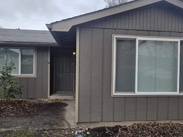 713 SE 10th St, Pendleton, OR 97801