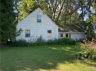 487 Manse Ln, Rochester, NY 14625