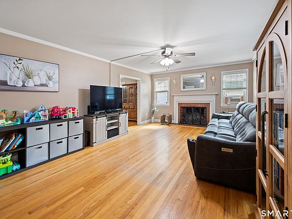 2nd image of 170 Dawes Avenue