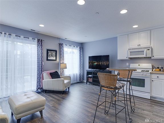 4th image of 7612 NE 34th Ave APT 5A