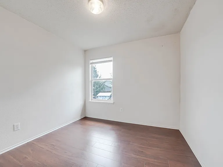 7012 Sorcey Rd — Photo 7