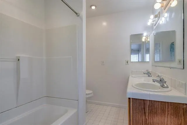 Building Photo - 536 2nd Ln