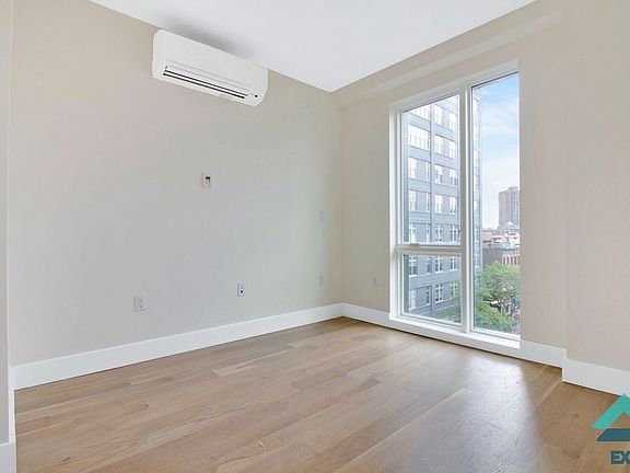 5th image of 440 Wythe Ave APT 3B