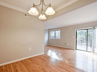 2316 Emerald Heights Ct, Reston, VA 20191