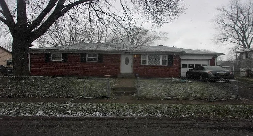 5719 W Bertha St photo 1