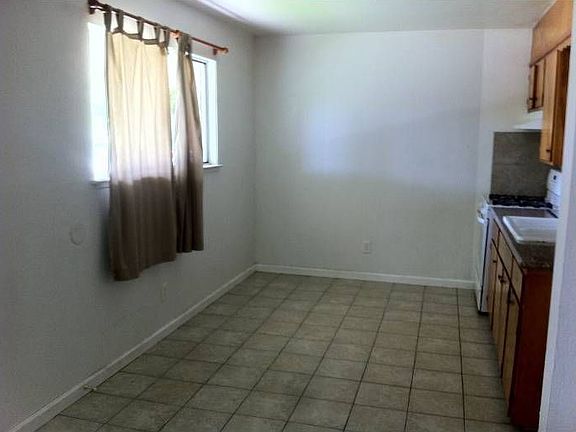 Kitchen / dining area