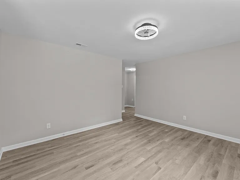 1424 Springbrook Dr — Photo 12