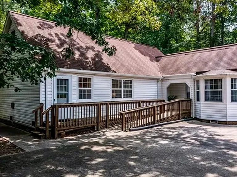 86 Venable Dr — Photo 24
